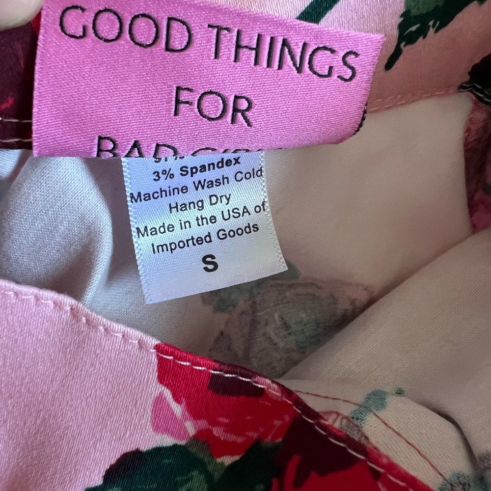 Vixen Swing Skirt in Pink Vintage Roses print - Picture 4 of 8